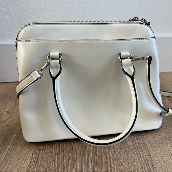 DKNY Dome faux Leather tote bag satchel soft white w/blue & red stripe. 2021 - Picture 3 of 10